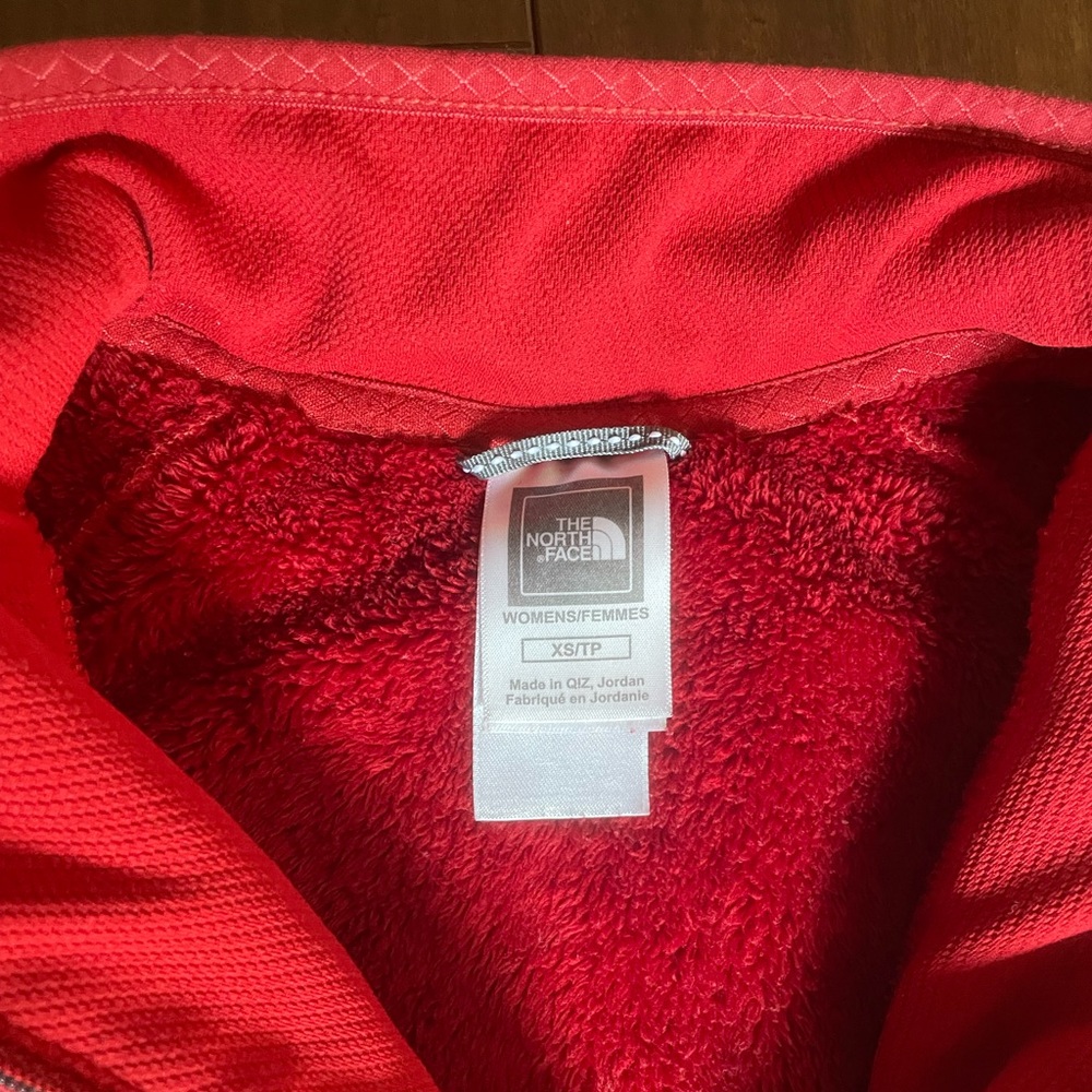 The North Face Womens XS Red Quarter Zip Fuzzy Fleece Pullover Sweater - Picture 2 of 7